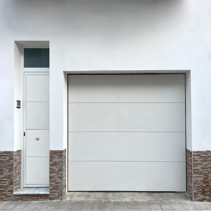 Porte de garage LINE Sectionnelle Premontée | Panneaux sans lignes Woodgrain | Acier Galvanisé | Moteur Somfy | 200 x 240 cm | Motorisée