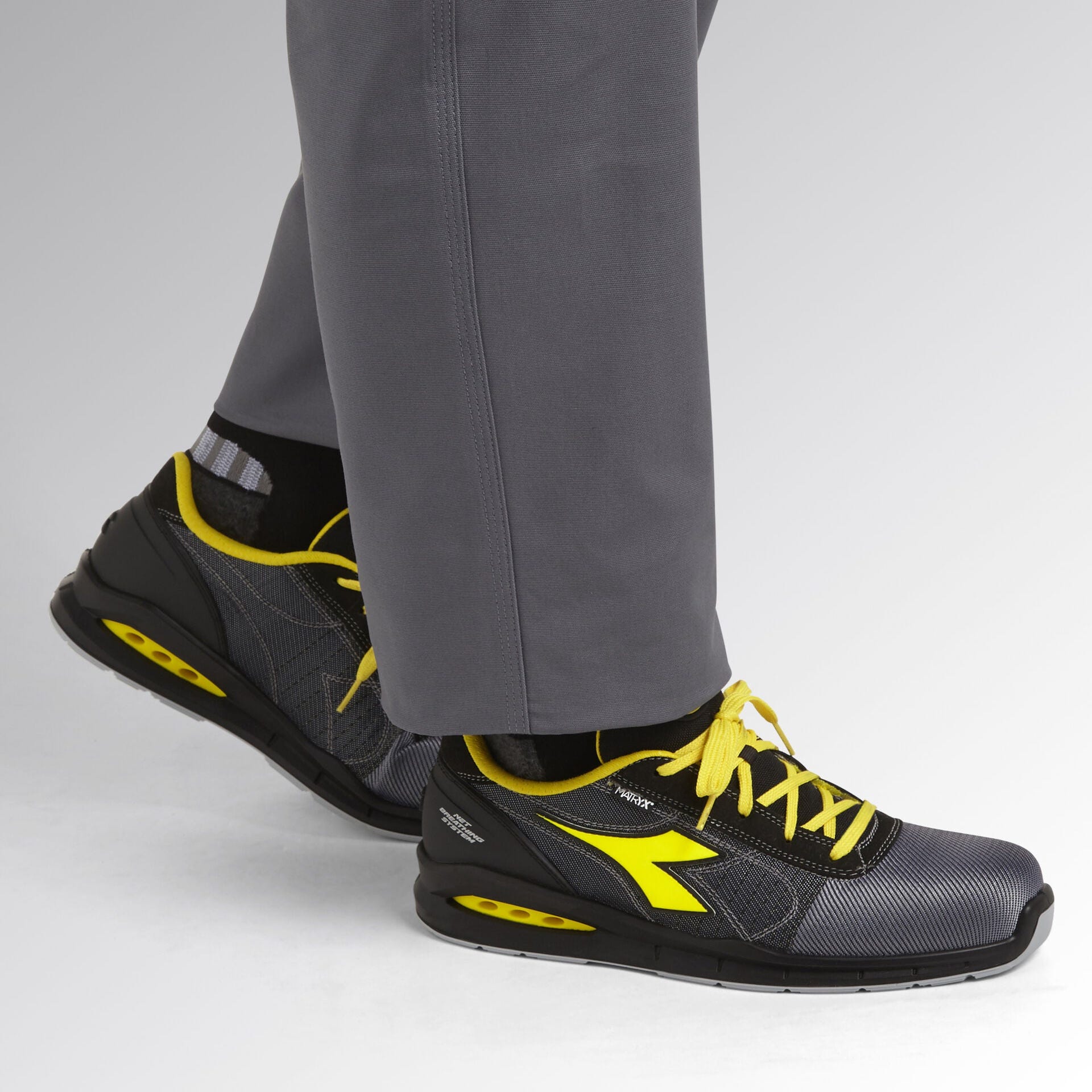 Chaussures RUN NET AIRBOX MATRYX Diadora S1P SRC Noir 36 7